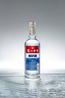白酒产品密集推新背后的市场博弈丨封面观酒